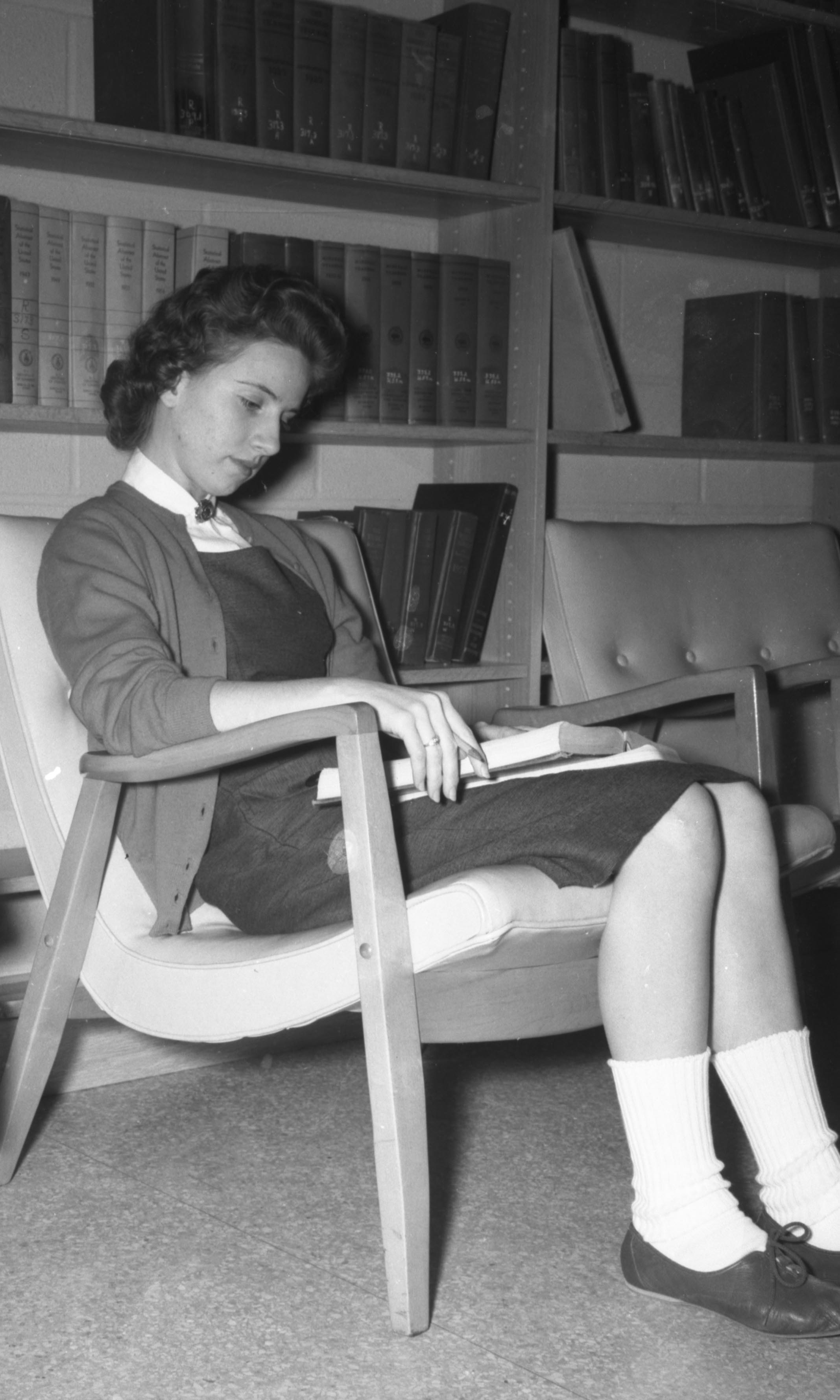 Student studying in Carrie Rich Library